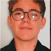 Soy un estudiante de bachillerato tecnológico y podría dar clases sobre matemáticas o física y química a niños de primario o eso